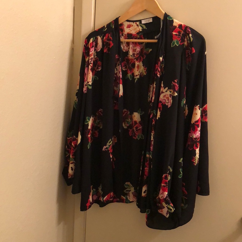 Tobi brand floral print kimono